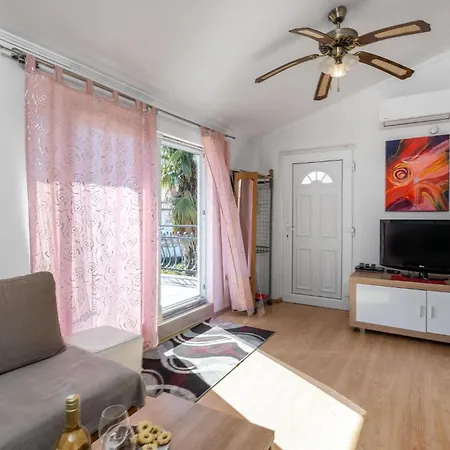 Apartament In With Wifi